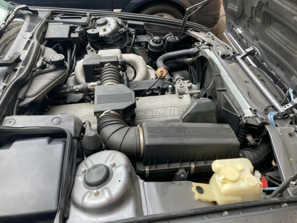BMW 7 серия E32, 1988 г.