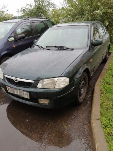 Mazda 323F, 2000 г.