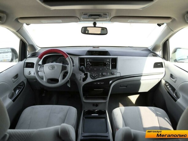 Toyota Sienna III (XL30), 2011 г.