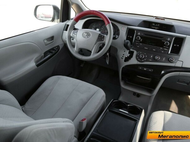 Toyota Sienna III (XL30), 2011 г.