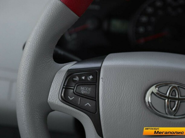Toyota Sienna III (XL30), 2011 г.