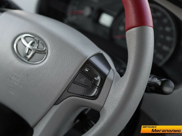 Toyota Sienna III (XL30), 2011 г.