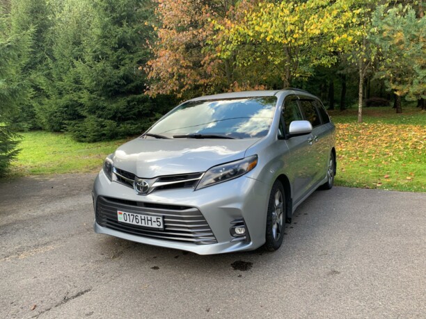 Toyota Sienna III (XL30), 7 мест, 2017 г.