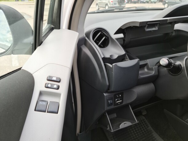 Toyota Yaris II (XP9) · Рестайлинг, 2009 г.