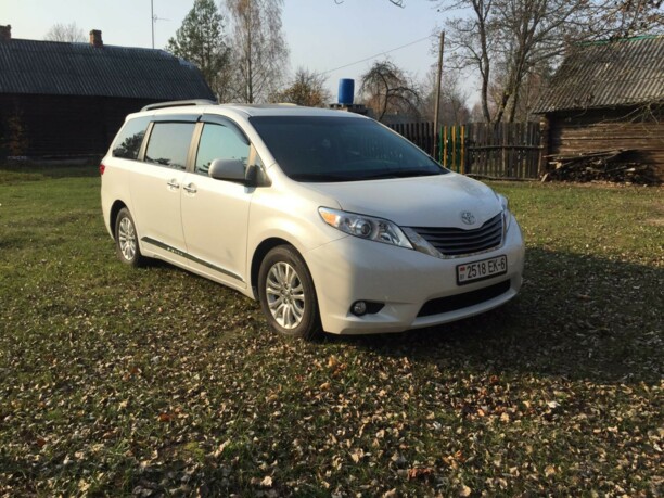 Toyota Sienna III (XL30), 7 мест, 2015 г.