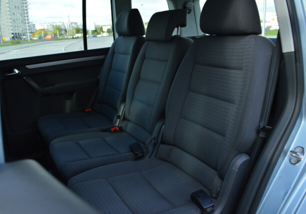 Volkswagen Touran I, 7 мест, 2006 г.