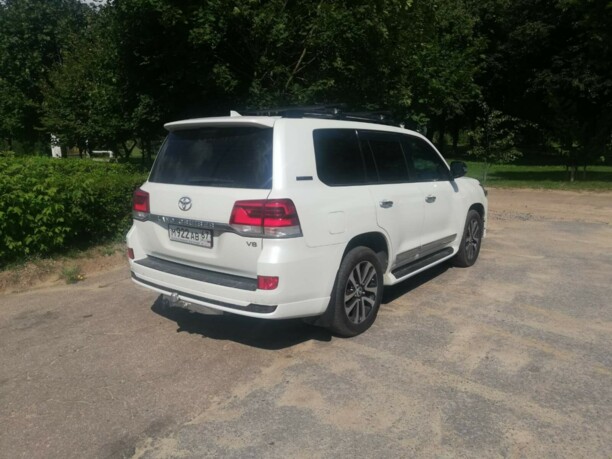 Toyota Land Cruiser J200 · 2-й рестайлинг, 7 мест, 2019 г.