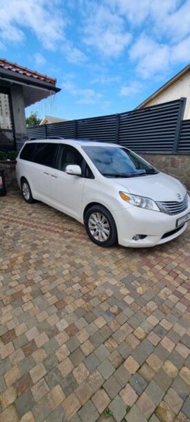 Toyota Sienna III (XL30), 7 мест, 2013 г.
