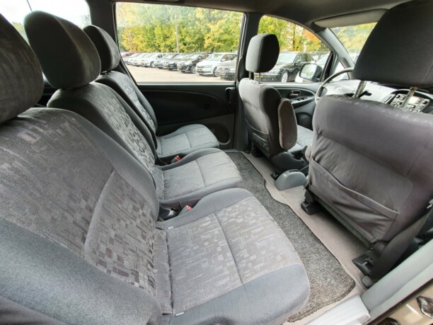 Toyota Previa II (XR30, XR40), 7 мест, 2001 г.