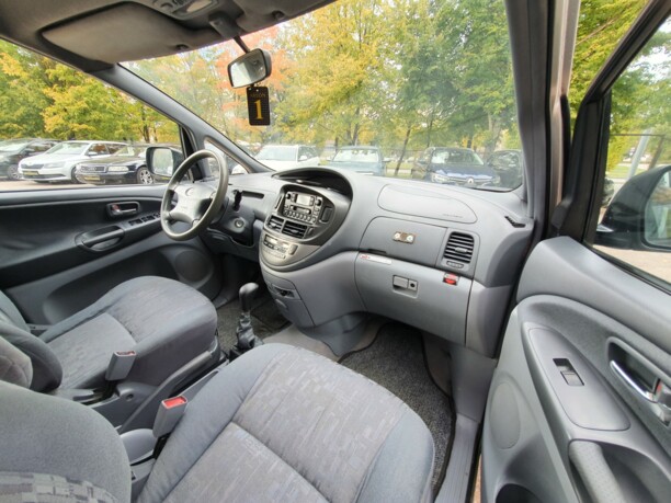 Toyota Previa II (XR30, XR40), 7 мест, 2001 г.