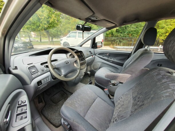 Toyota Previa II (XR30, XR40), 7 мест, 2001 г.