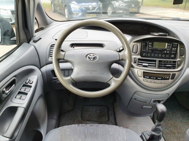 Toyota Previa II (XR30, XR40), 7 мест, 2001 г.