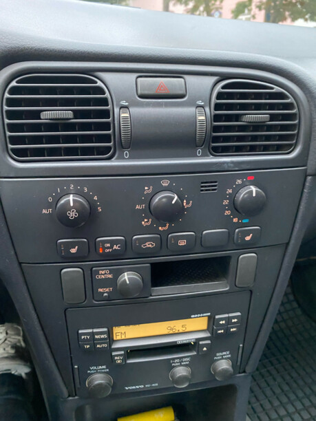 Volvo V40 I · Рестайлинг, 2002 г.