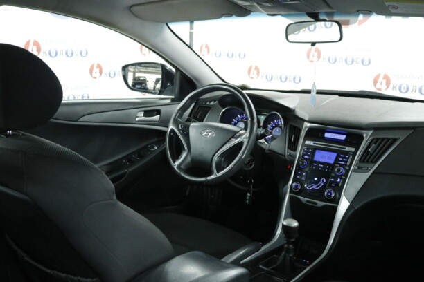 Hyundai Sonata YF, 2010 г.