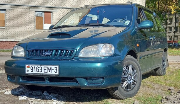 Kia Carnival I, 7 мест, 2001 г.