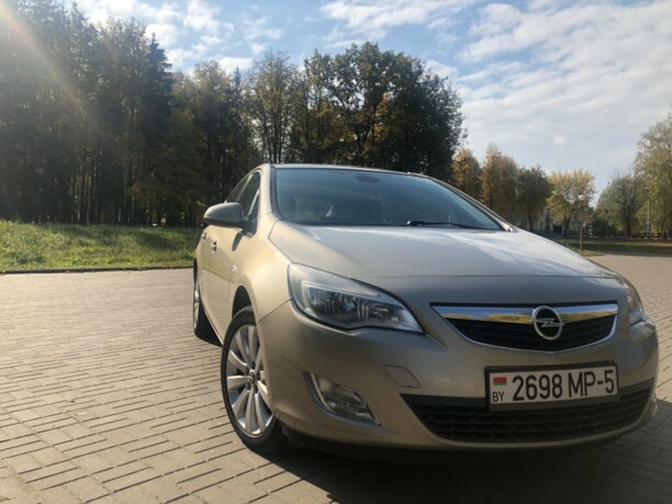 Opel Astra J, 2011 г.