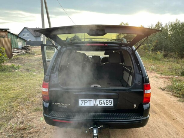 Ford Explorer III, 7 мест, 2004 г.