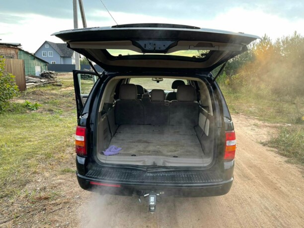 Ford Explorer III, 7 мест, 2004 г.