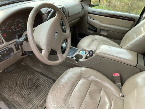 Ford Explorer III, 7 мест, 2004 г.