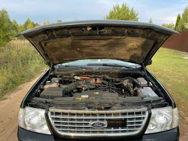 Ford Explorer III, 7 мест, 2004 г.
