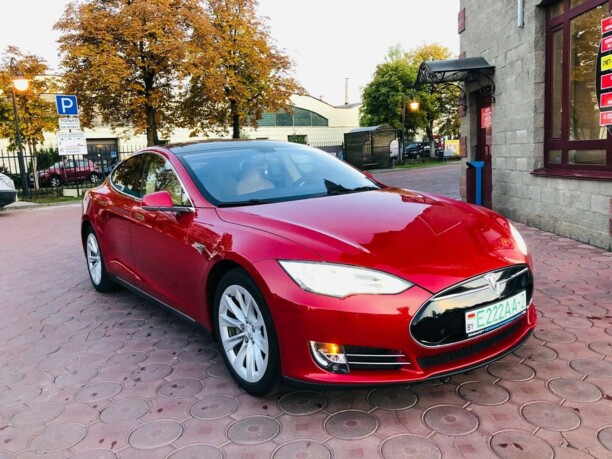 Tesla Model S I, 2013 г.