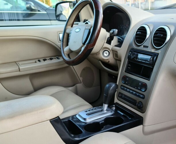 Ford Freestyle I, 7 мест, 2005 г.