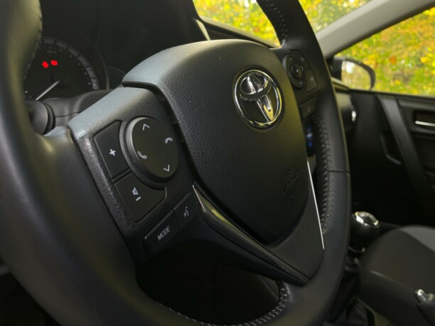 Toyota Auris II (E180) · Рестайлинг, 2017 г.