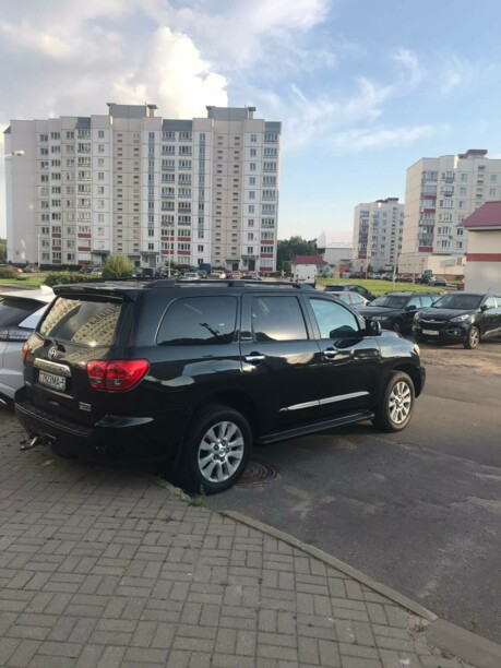Toyota Sequoia II, 7 мест, 2008 г.
