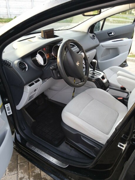 Peugeot 5008 I, 7 мест, 2010 г.