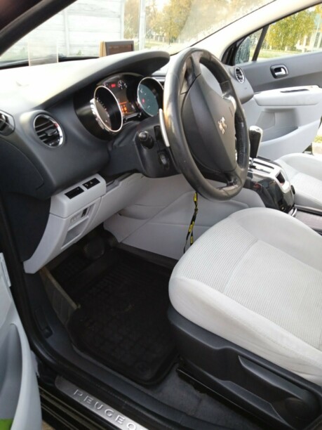 Peugeot 5008 I, 7 мест, 2010 г.