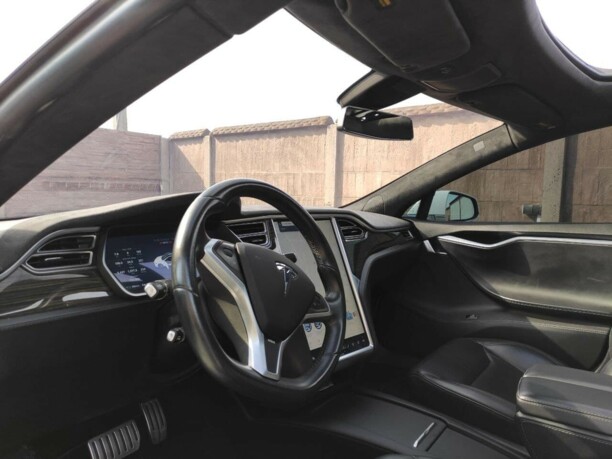 Tesla Model S I, 2015 г.