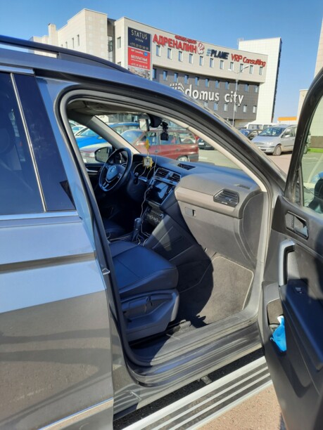 Volkswagen Tiguan II, 7 мест, 2017 г.