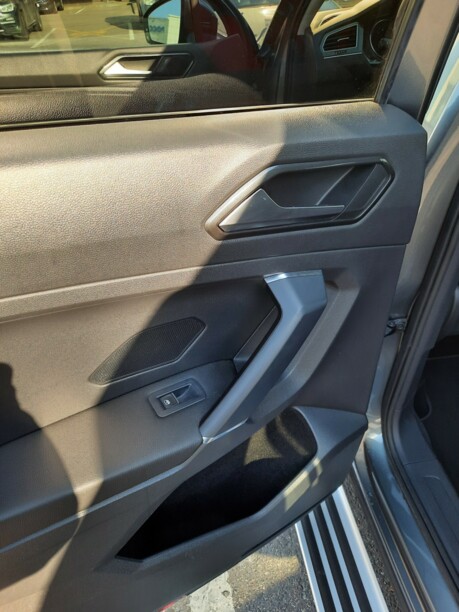 Volkswagen Tiguan II, 7 мест, 2017 г.