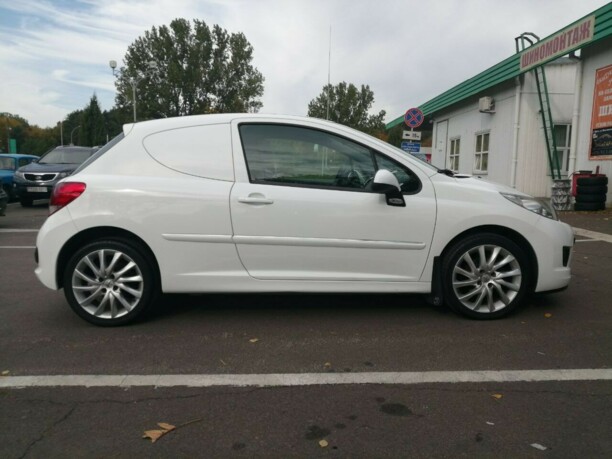 Peugeot 207 I · Рестайлинг, 2011 г.
