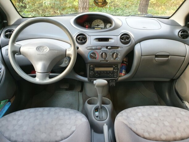 Toyota Echo, 2002 г.