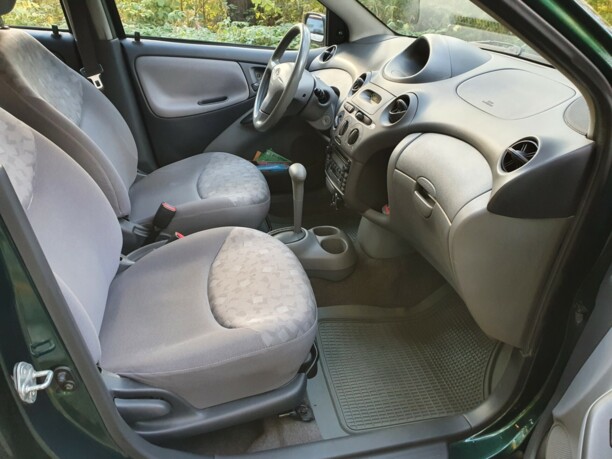 Toyota Echo, 2002 г.