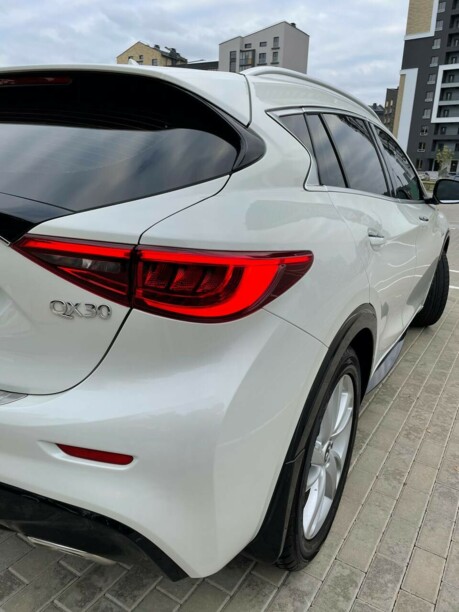 Infiniti QX30, 2017 г.