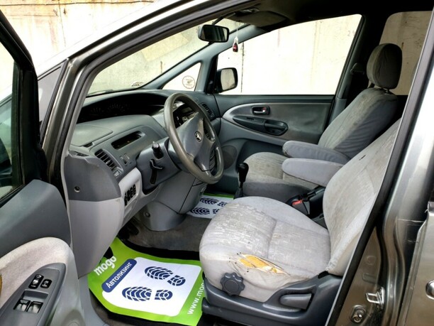 Toyota Previa II (XR30, XR40), 7 мест, 2001 г.
