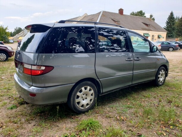 Toyota Previa II (XR30, XR40), 7 мест, 2001 г.