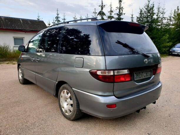 Toyota Previa II (XR30, XR40), 7 мест, 2001 г.