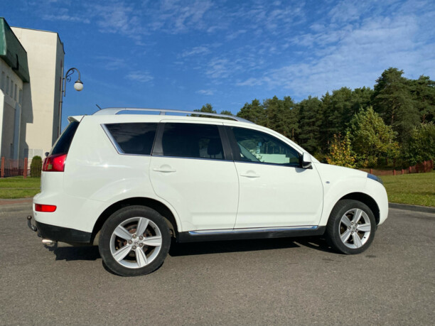 Peugeot 4007, 7 мест, 2011 г.