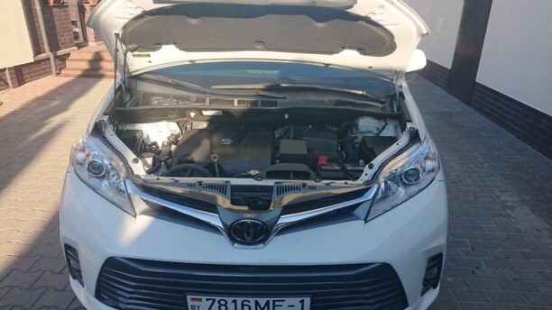Toyota Sienna III (XL30), 7 мест, 2018 г.