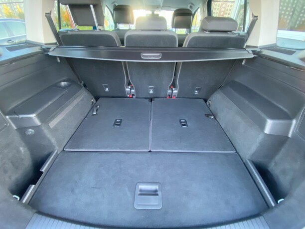 Volkswagen Touran III, 7 мест, 2017 г.