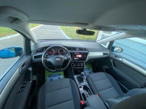 Volkswagen Touran III, 7 мест, 2017 г.