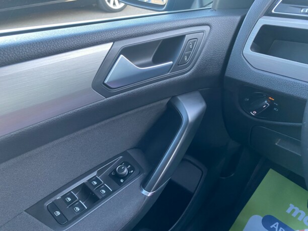 Volkswagen Touran III, 7 мест, 2017 г.