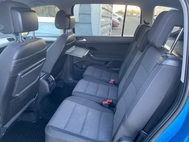 Volkswagen Touran III, 7 мест, 2017 г.
