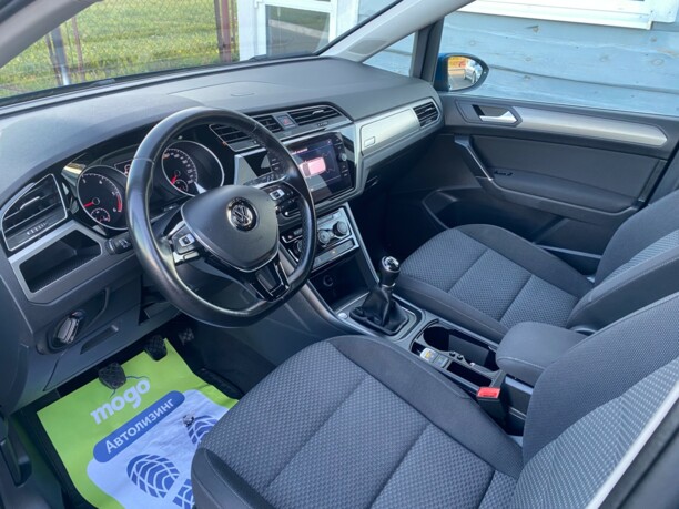 Volkswagen Touran III, 7 мест, 2017 г.
