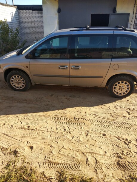 Chrysler Voyager IV, 7 мест, 2001 г.