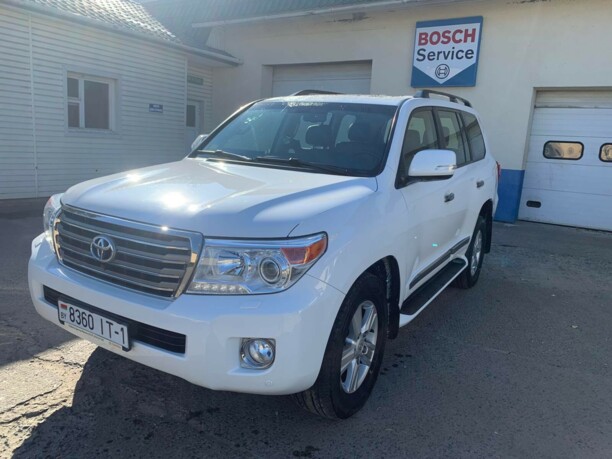 Toyota Land Cruiser J200 · Рестайлинг, 7 мест, 2014 г.