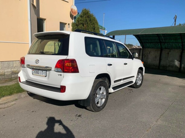 Toyota Land Cruiser J200 · Рестайлинг, 7 мест, 2014 г.